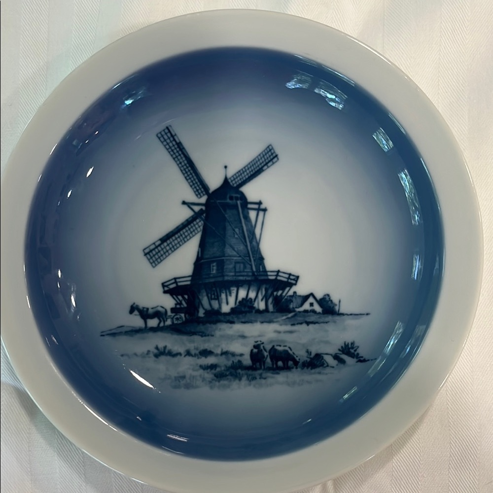 Scenic Windmill Design Plate